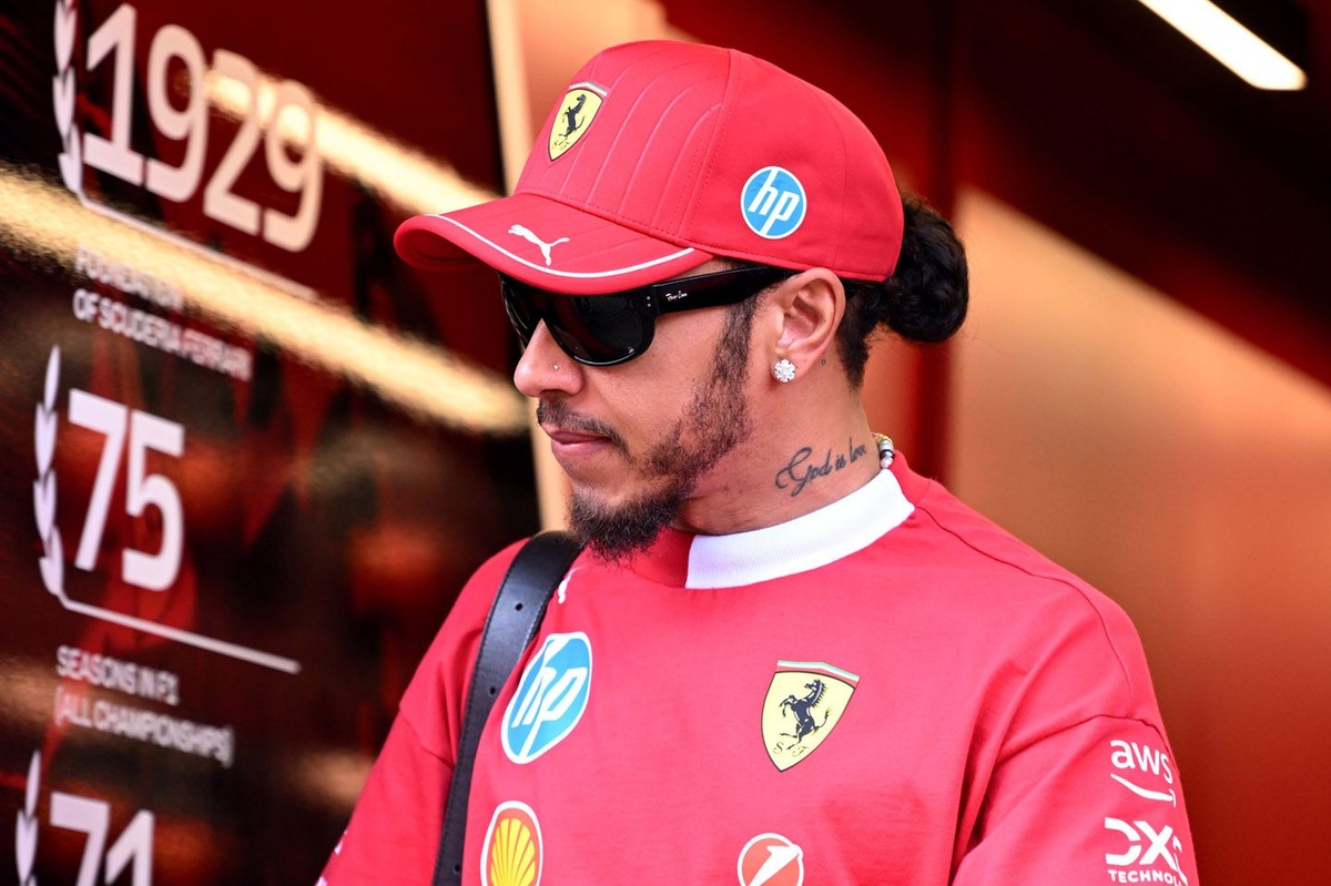 lewis-hamilton-ferrari.jpg